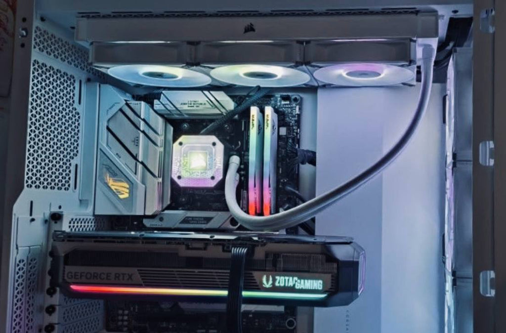 PC GAMER ULTRA – RTX 5090 / Ryzen 7 – Édition White RGB – 4K & 8K Ready