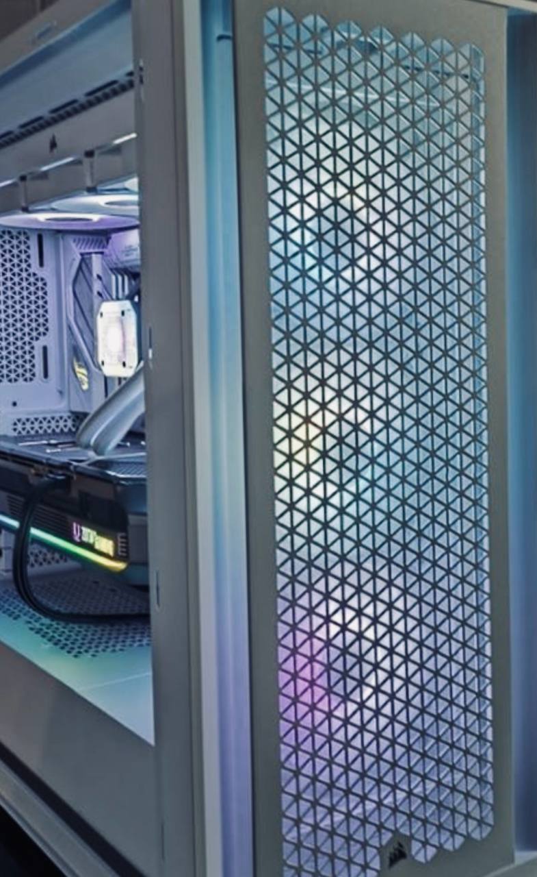 PC GAMER ULTRA – RTX 5090 / Ryzen 7 – Édition White RGB – 4K & 8K Ready