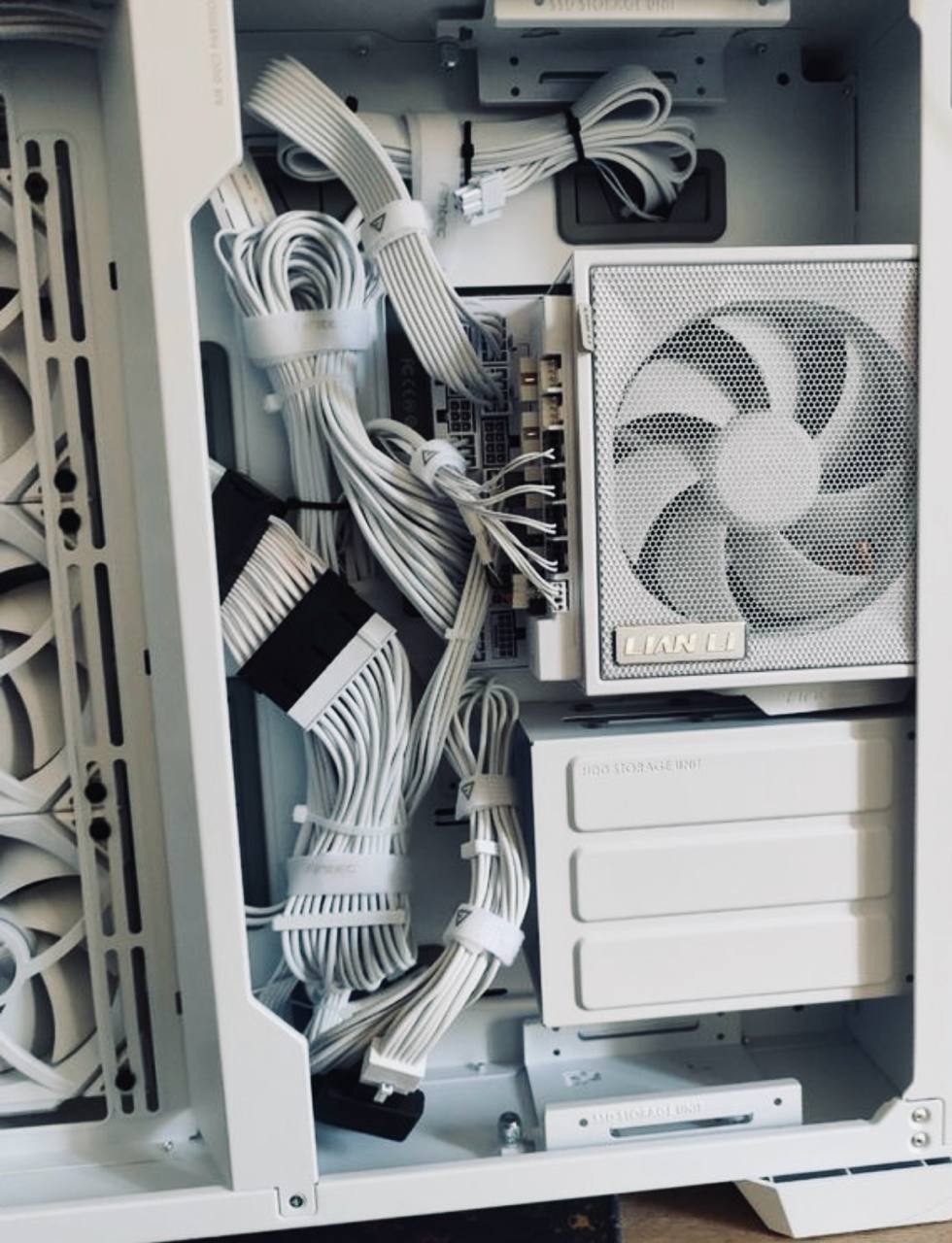 PC Gamer Ultra 4K/8K – Full White RGB – RTX 5090 (Occasion Premium)