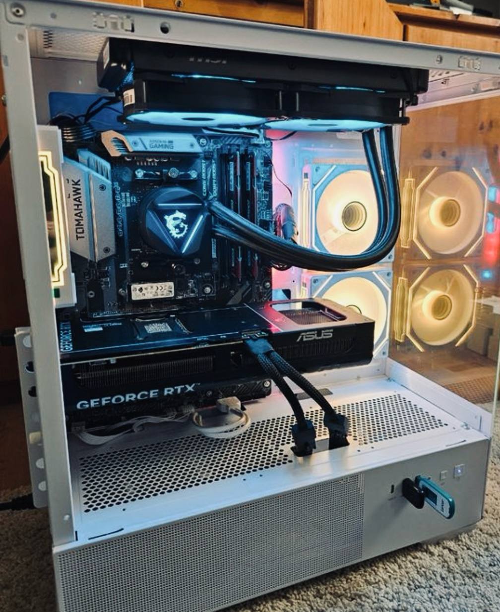 PC Gamer Reconditionné – Ryzen 7 • RTX 5070 • 32Go • Watercooling • White RGB