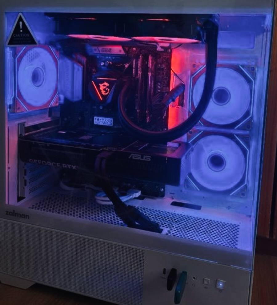 PC Gamer Reconditionné – Ryzen 7 • RTX 5070 • 32Go • Watercooling • White RGB