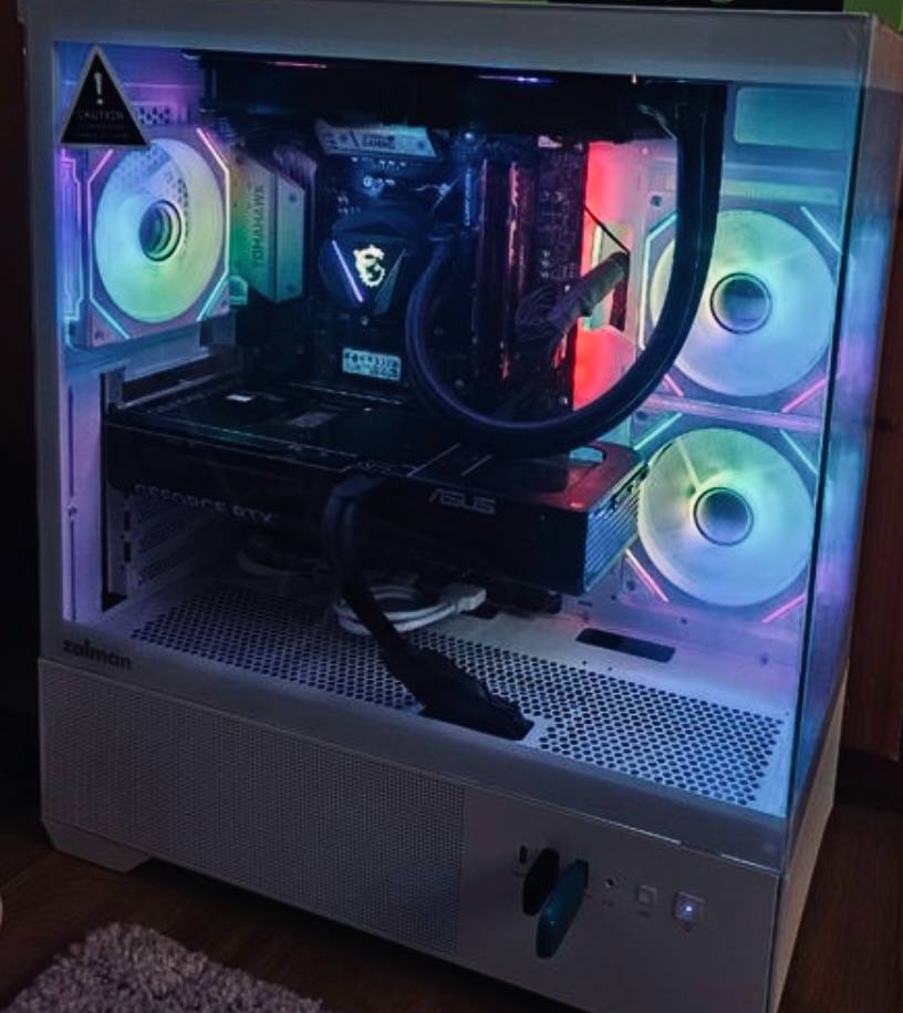 PC Gamer Reconditionné – Ryzen 7 • RTX 5070 • 32Go • Watercooling • White RGB