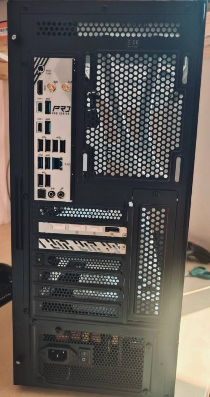 PC Gamer Reconditionné – Full White Édition • Ryzen 9 • Radeon XT • 32Go DDR5 • 1To NVMe