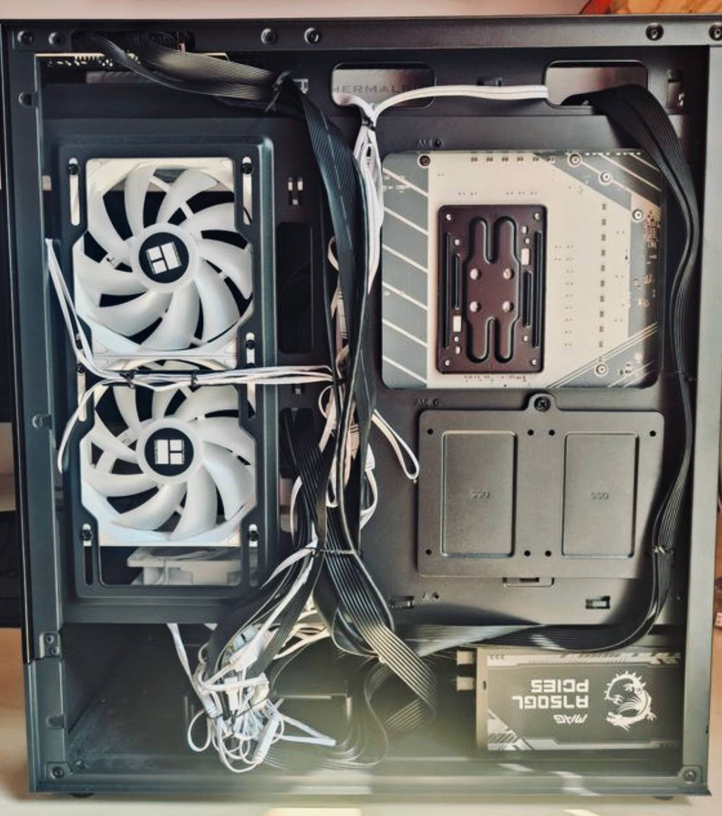 PC Gamer Reconditionné – Full White Édition • Ryzen 9 • Radeon XT • 32Go DDR5 • 1To NVMe